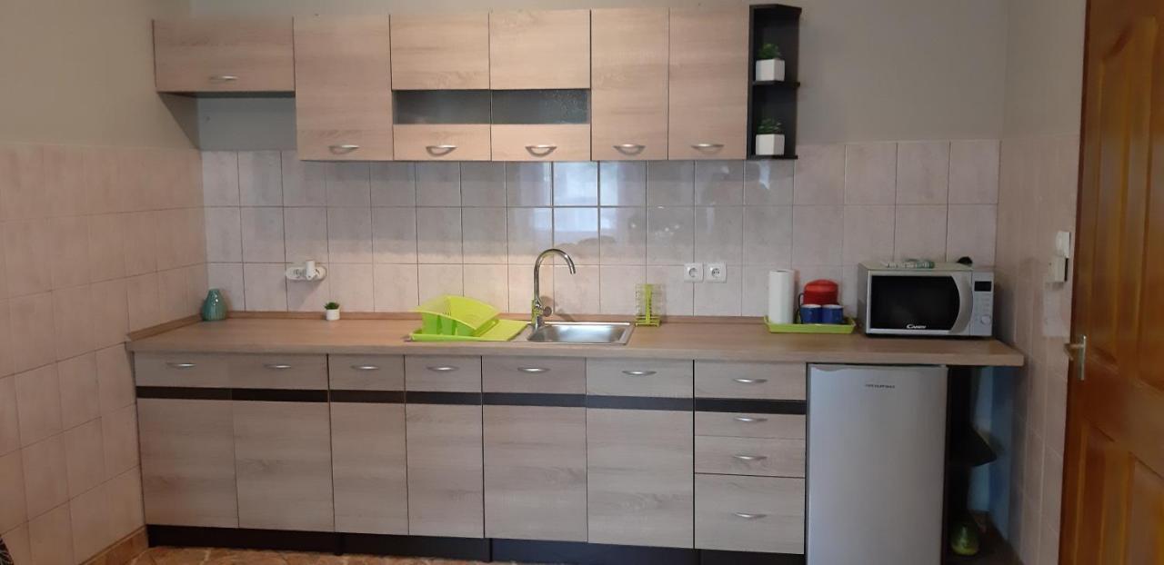 Flora Apartman Gyula Dış mekan fotoğraf